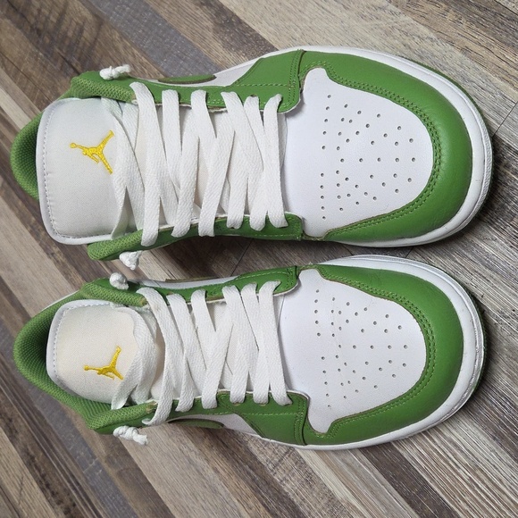 💯💥Nike Air Jordan 1 Low SE Green Chlorophyll HF4823-100 Men's Size 10 - Picture 2 of 5